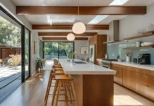 Modern Brown Kitchen Cabinets for Sophisticated Kitchen Renovations